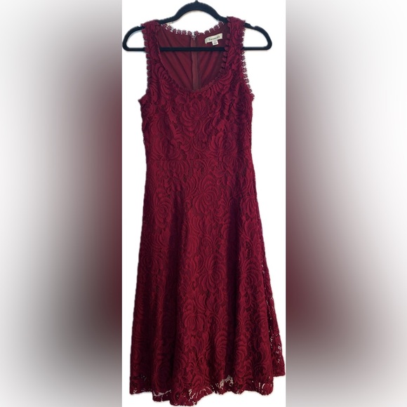 Francesca's Collections Dresses & Skirts - Francesca’s Collections burgundy fit and flare floral lace dress, size M